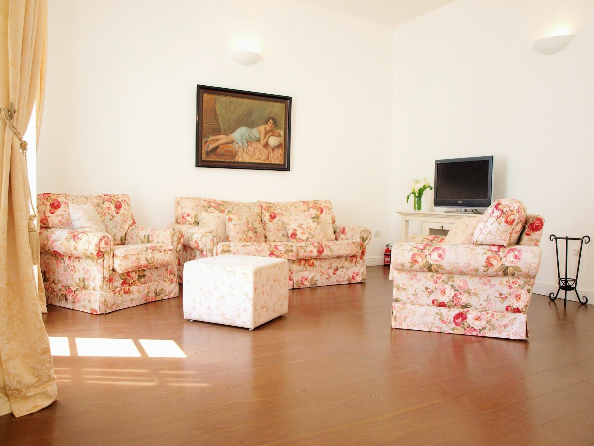 Apartment The Secret